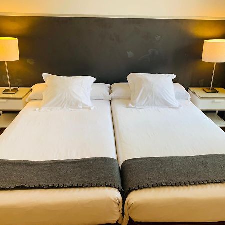 Super Balmes Guest House Барселона Экстерьер фото