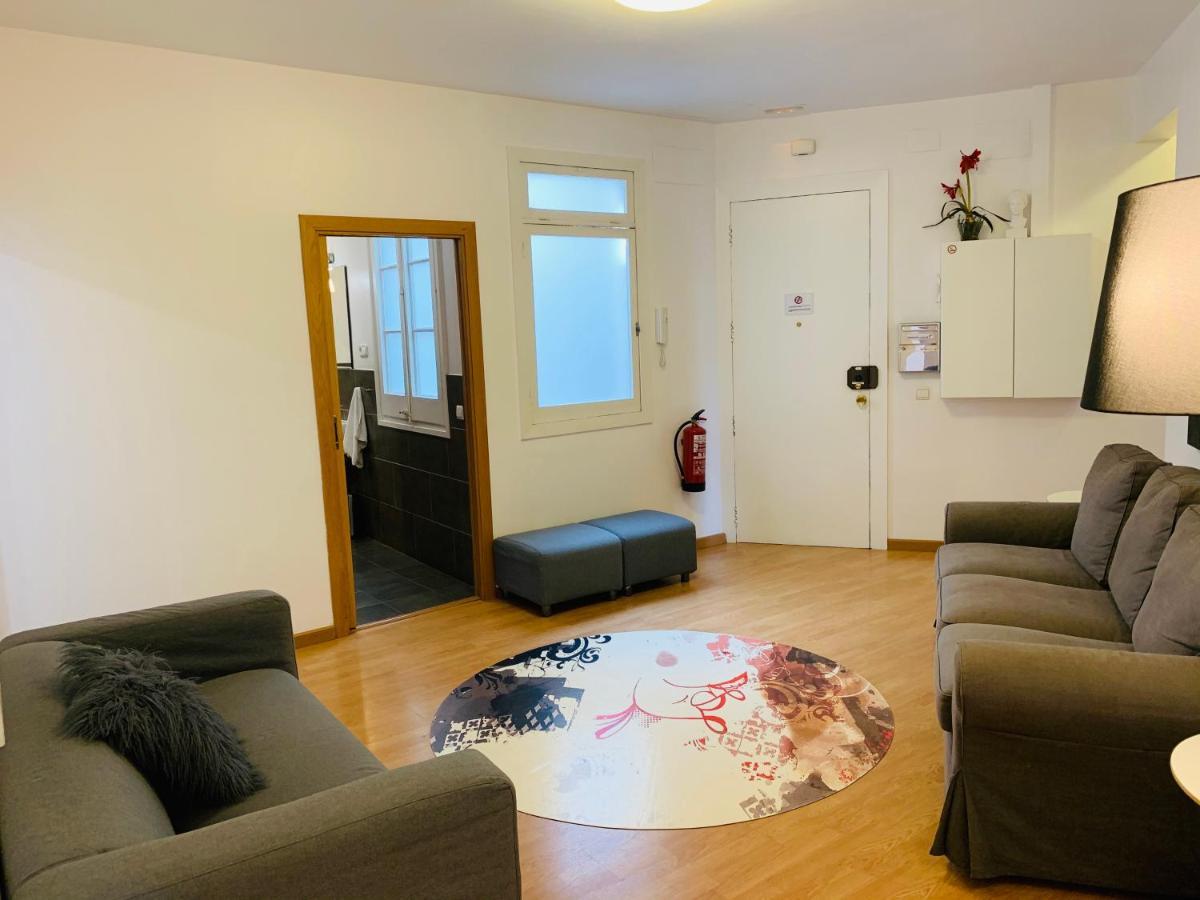 Super Balmes Guest House Барселона Экстерьер фото