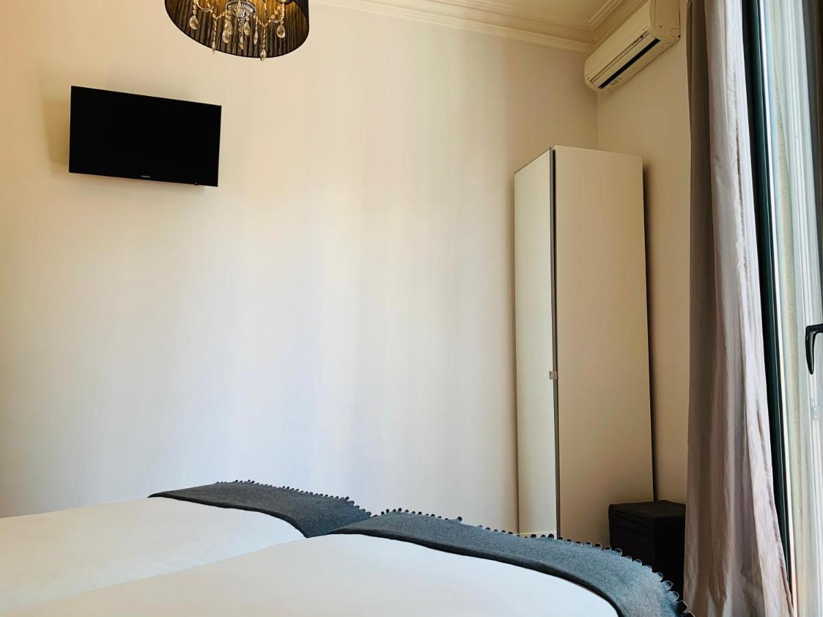 Super Balmes Guest House Барселона Экстерьер фото