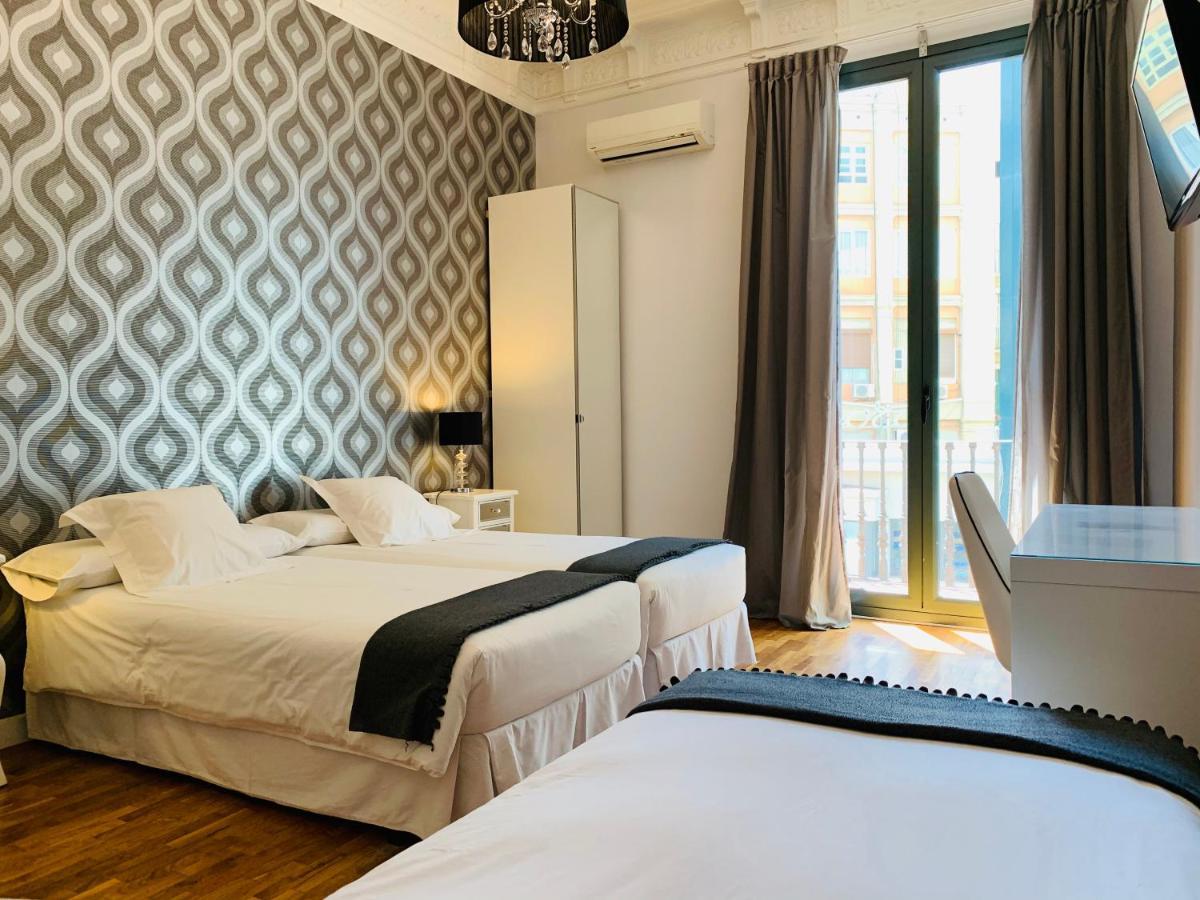 Super Balmes Guest House Барселона Экстерьер фото