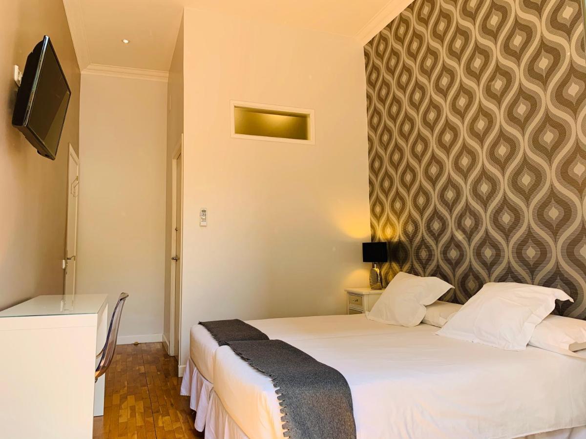 Super Balmes Guest House Барселона Экстерьер фото
