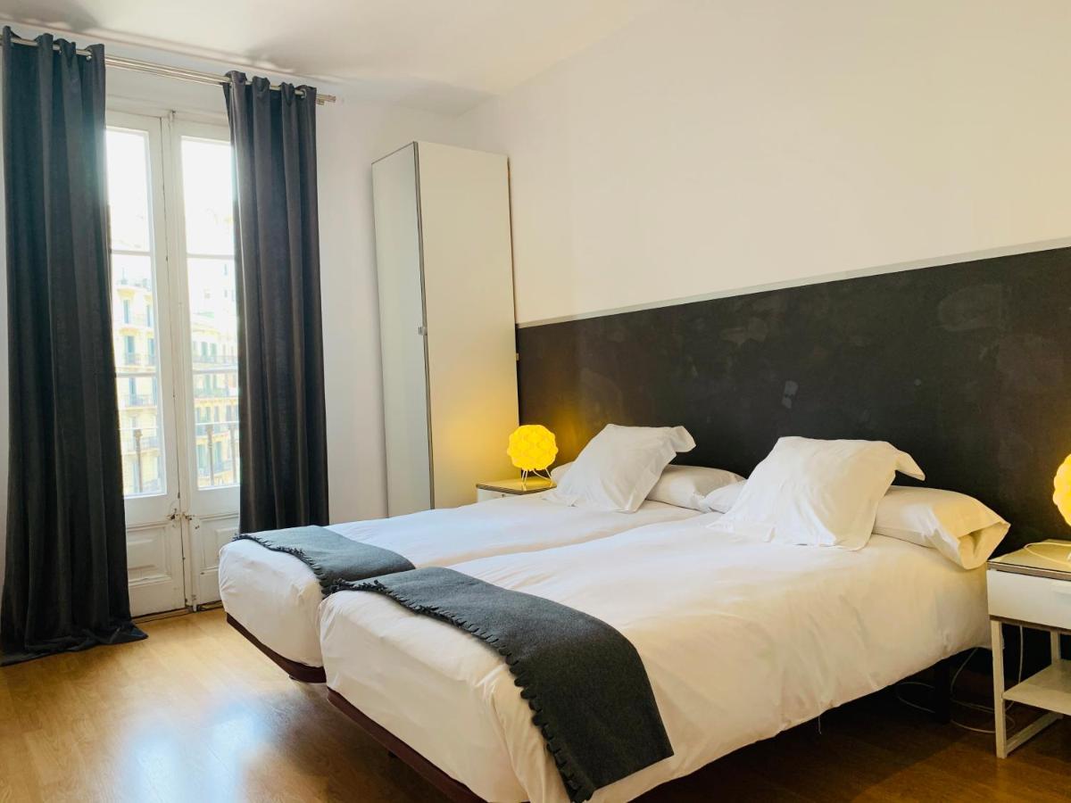 Super Balmes Guest House Барселона Экстерьер фото