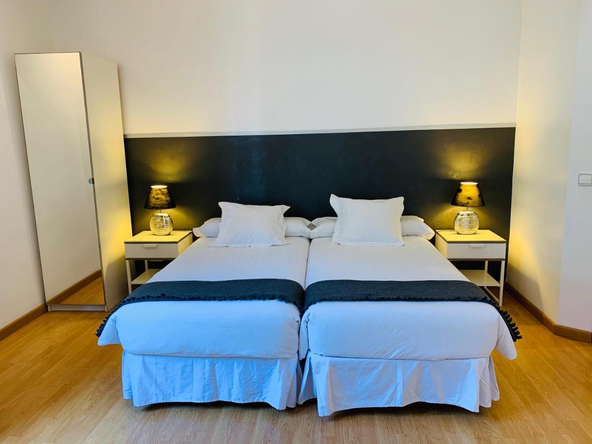 Super Balmes Guest House Барселона Экстерьер фото
