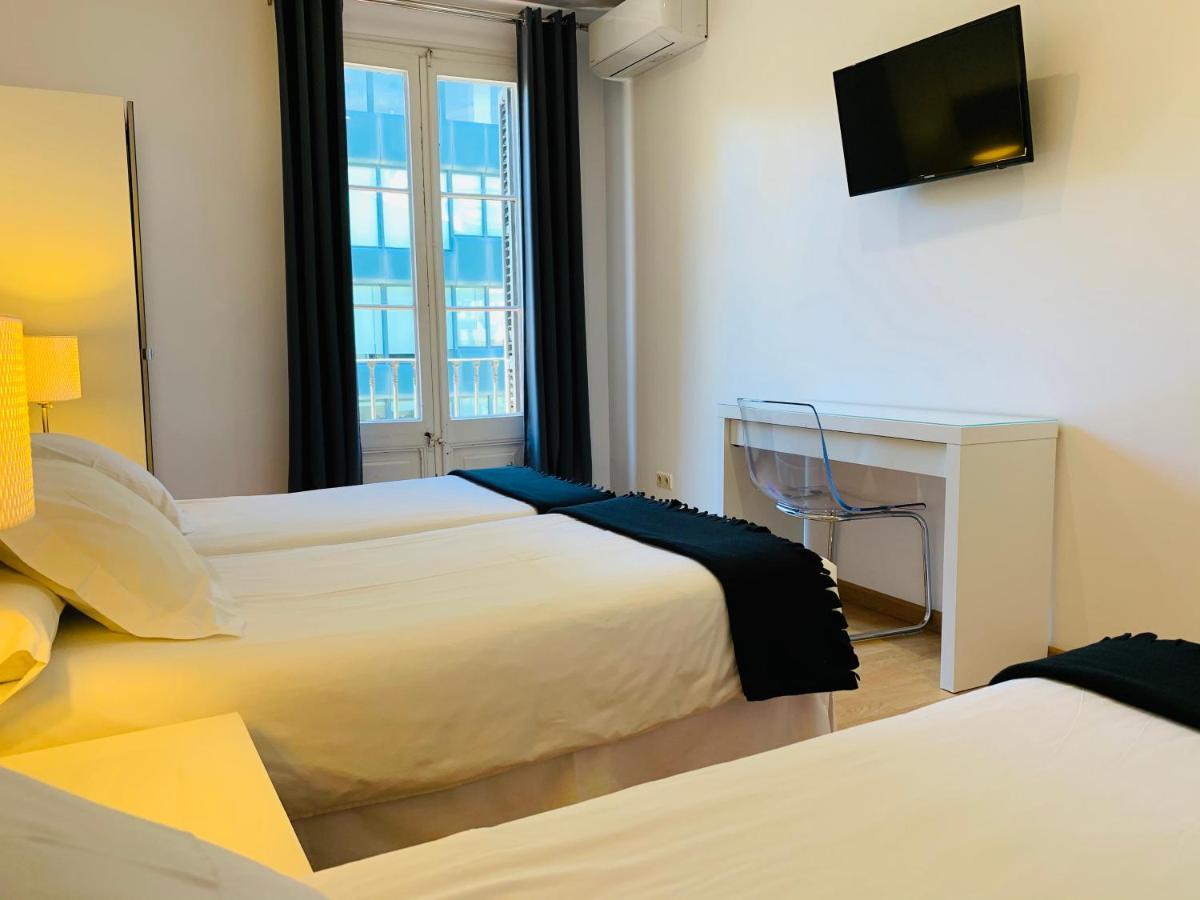 Super Balmes Guest House Барселона Экстерьер фото