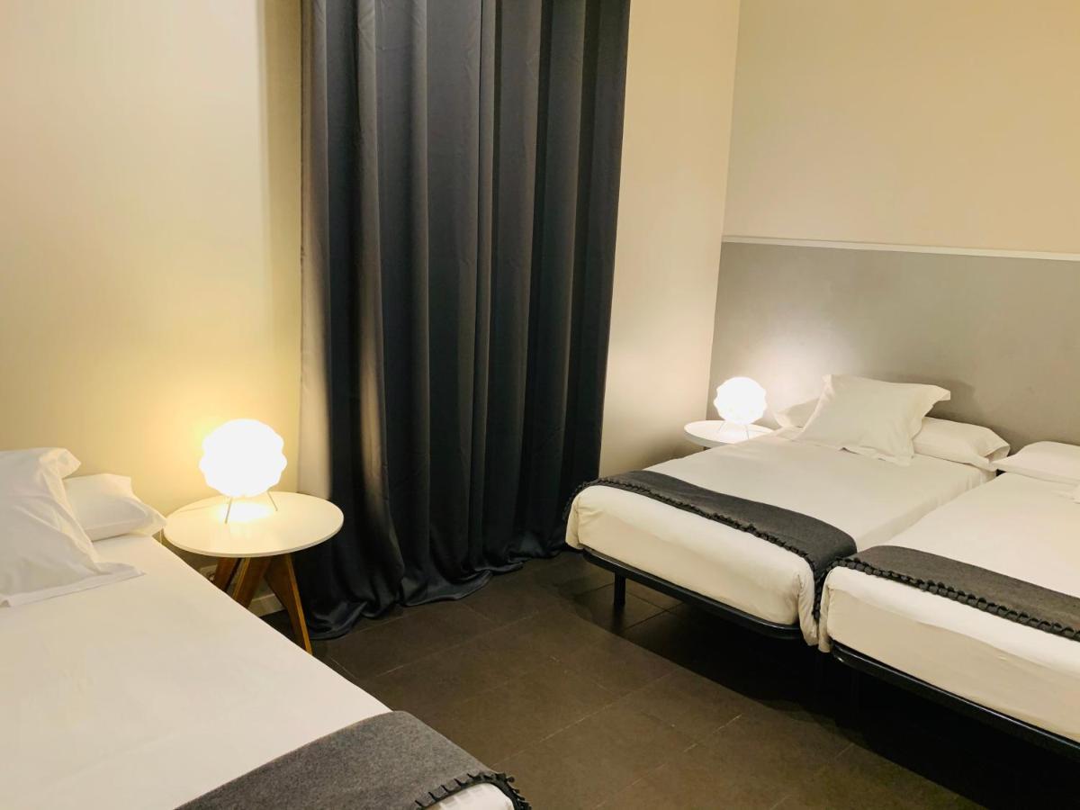 Super Balmes Guest House Барселона Экстерьер фото