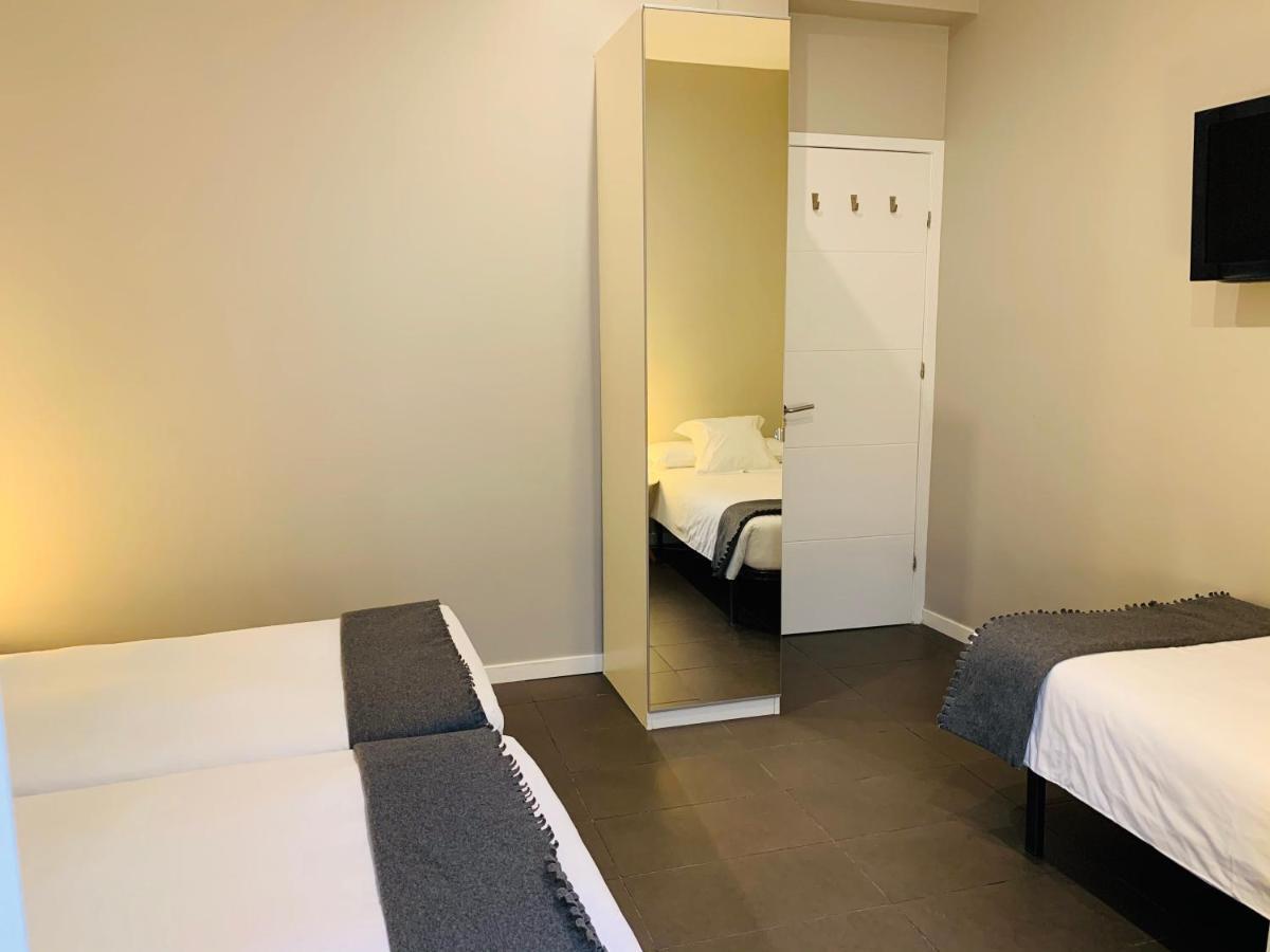 Super Balmes Guest House Барселона Экстерьер фото